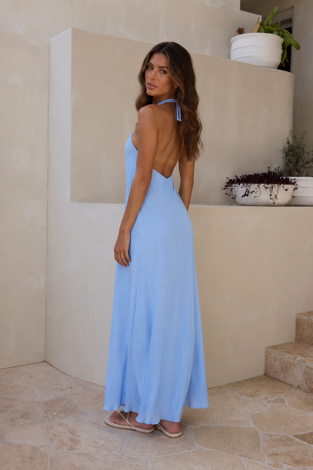 ATISSE ISLA — Vestido maxi halter azul cielo de lujo para mujer | Elegante vestido de noche para vacaciones y resort