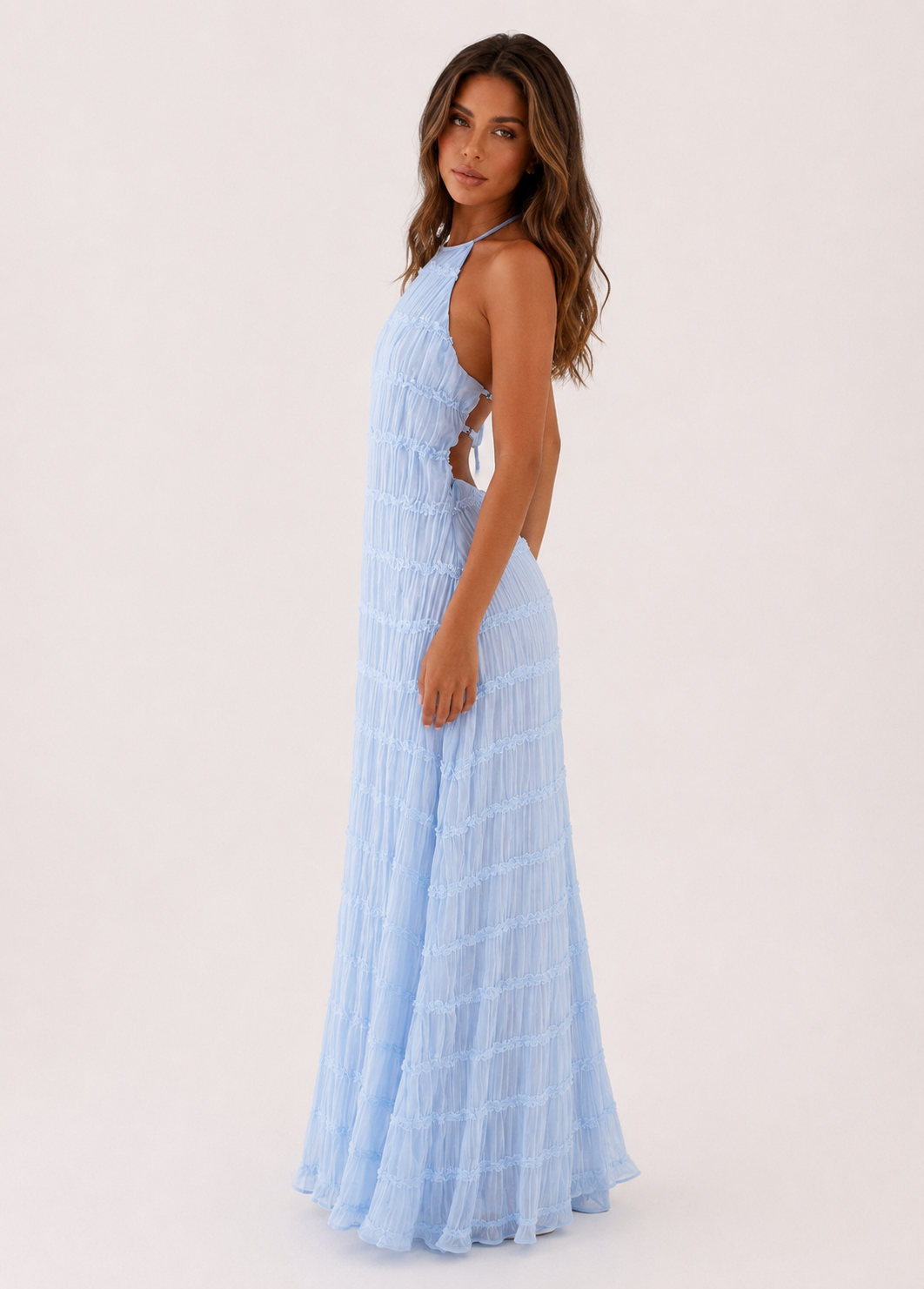 ATISSE AULLIE – Damen Maxikleid mit Neckholder – Puderblaues Spitzenabendkleid