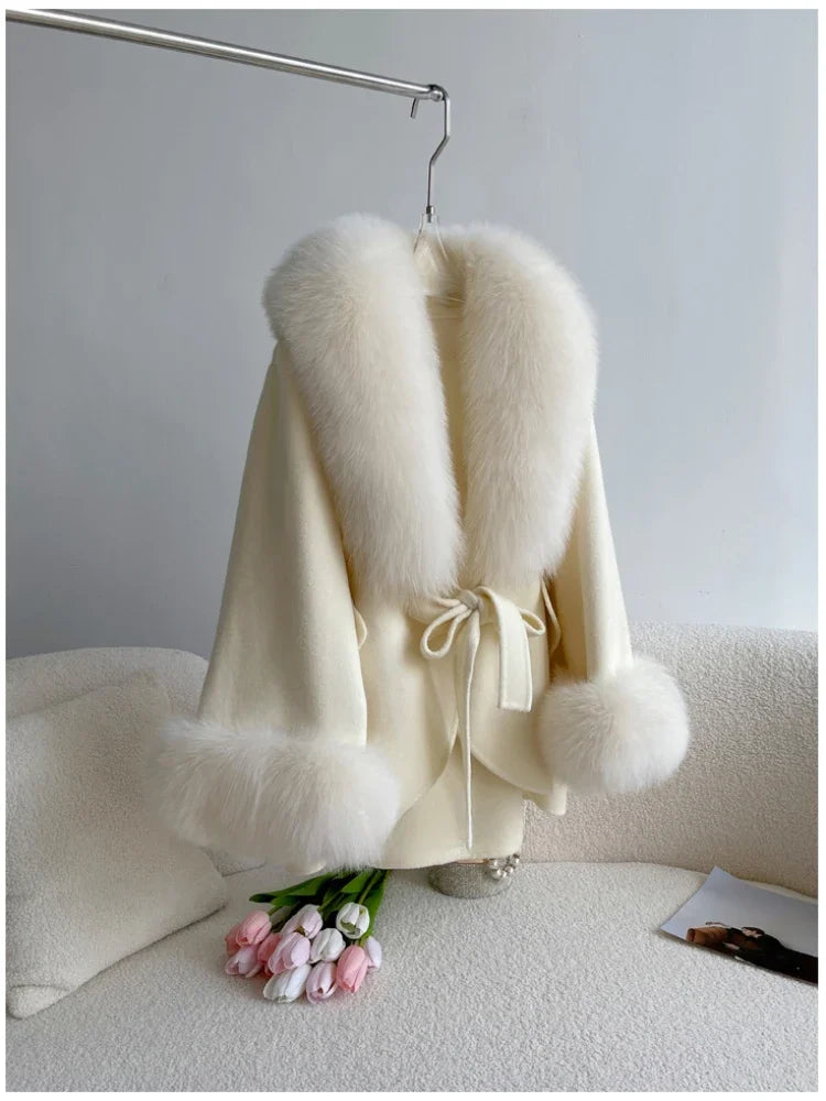 ATISSE KALA – Damen Webpelzmantel – Luxuriöse Winterjacke in Elfenbein / Beige