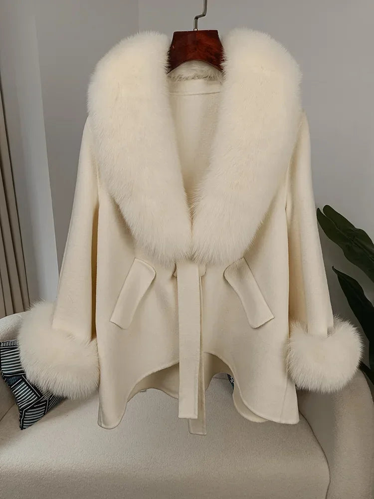 ATISSE KALA – Damen Webpelzmantel – Luxuriöse Winterjacke in Elfenbein / Beige