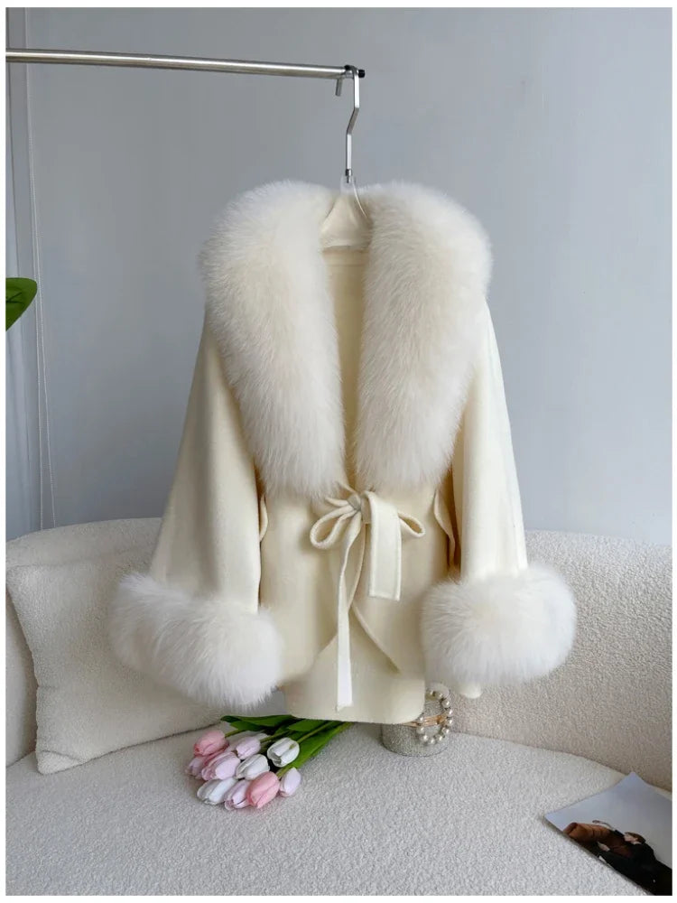 ATISSE KALA – Damen Webpelzmantel – Luxuriöse Winterjacke in Elfenbein / Beige