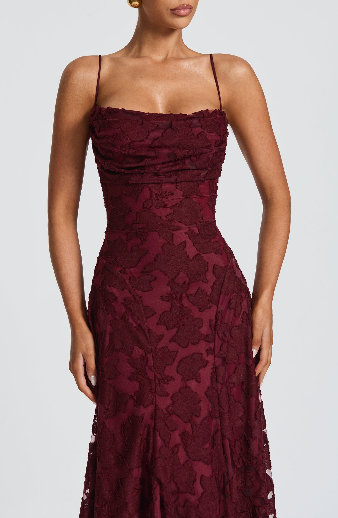 ATISSE FRANCIS ICON — Maxikleid mit Blumenmuster in Burgunderrot