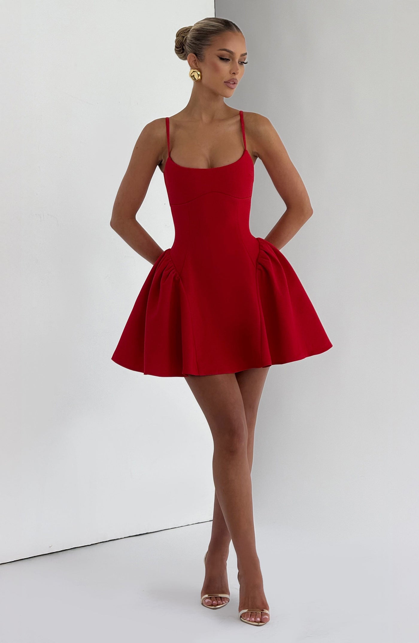 ATISSE KIAH ICON — Vestido mini estructurado (Rojo)