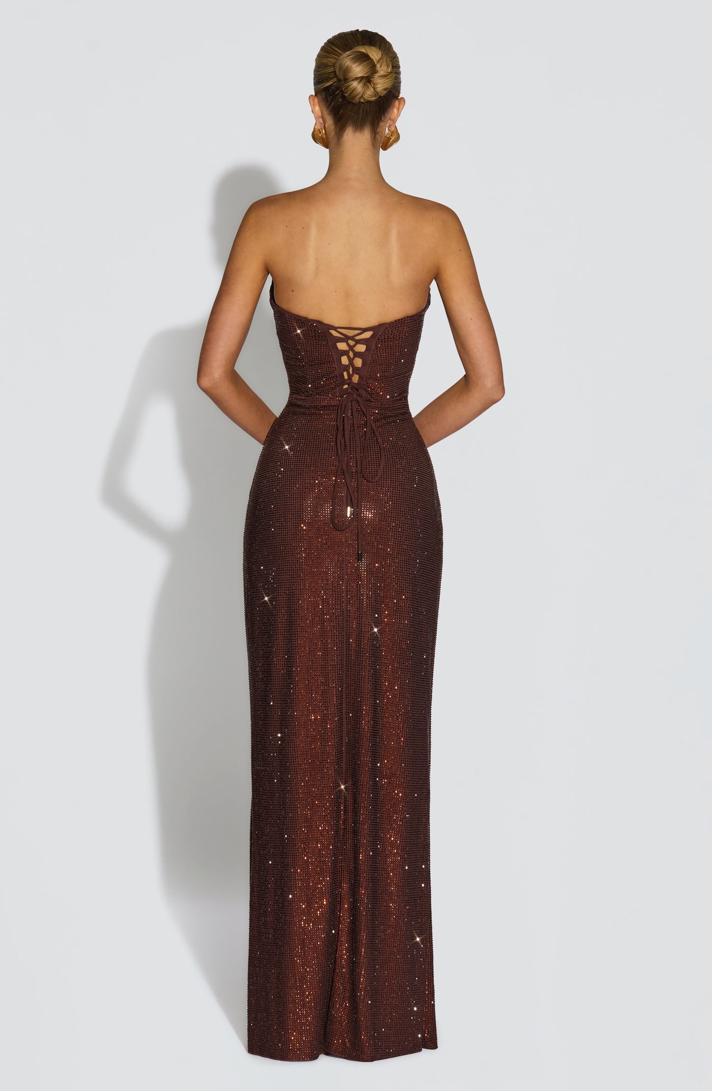 ATISSE MIRABELLA ICON — Vestido maxi corsé palabra de honor (Plum Brown)