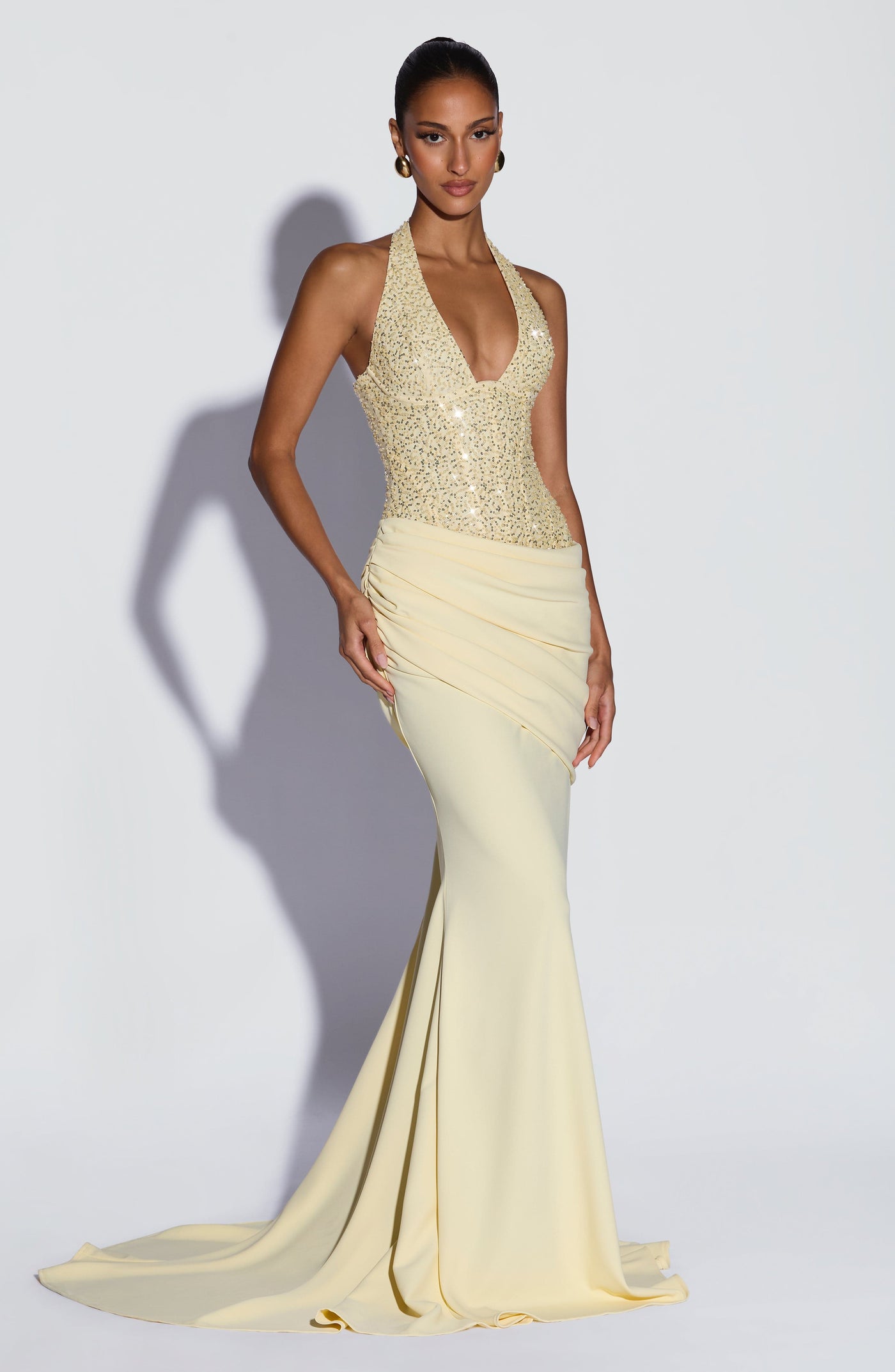 ATISSE LUMIÈRE ICON — Elfenbeinfarbenes Maxikleid im Meerjungfrauen-Stil