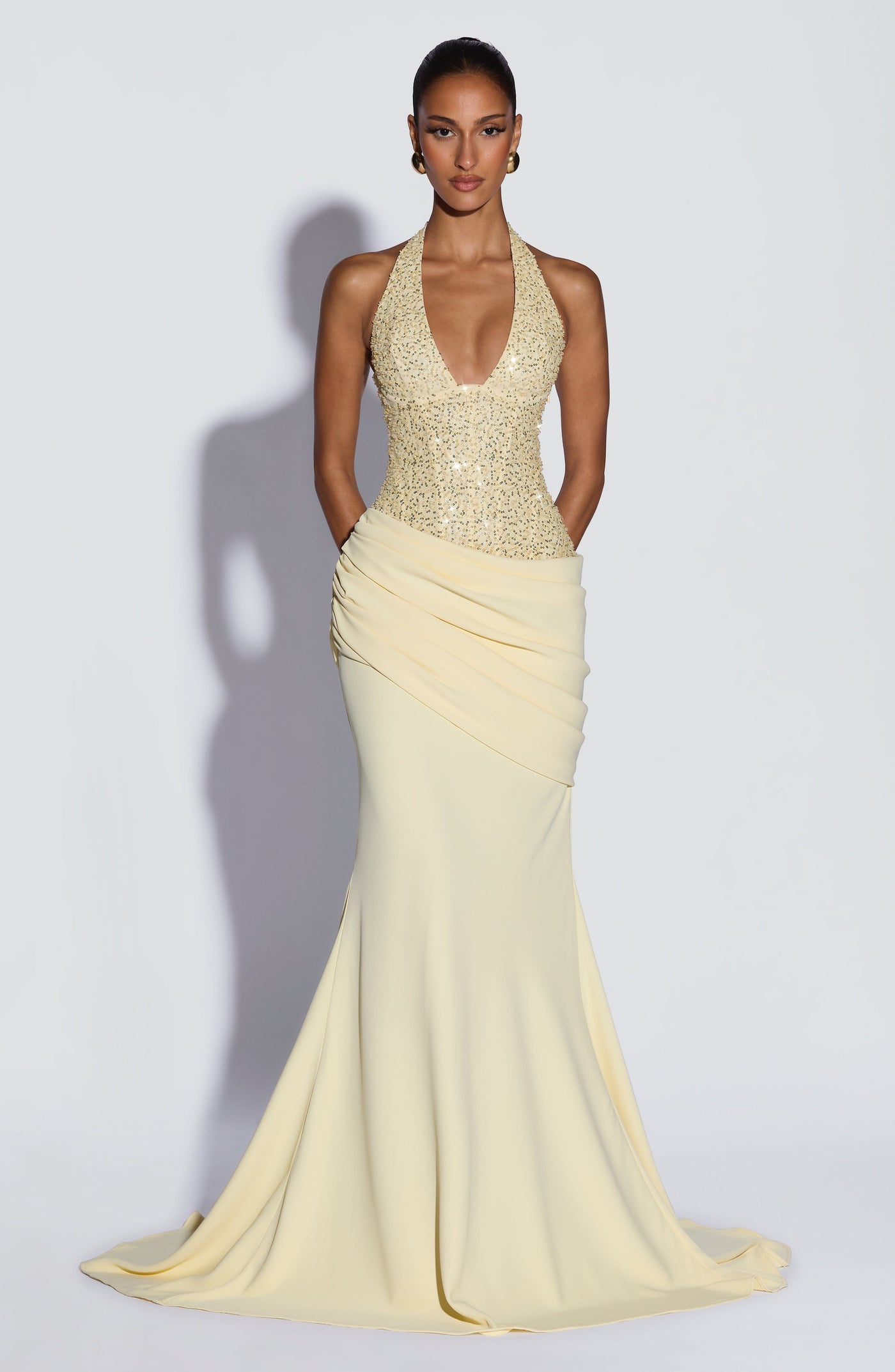 ATISSE LUMIÈRE ICON — Elfenbeinfarbenes Maxikleid im Meerjungfrauen-Stil