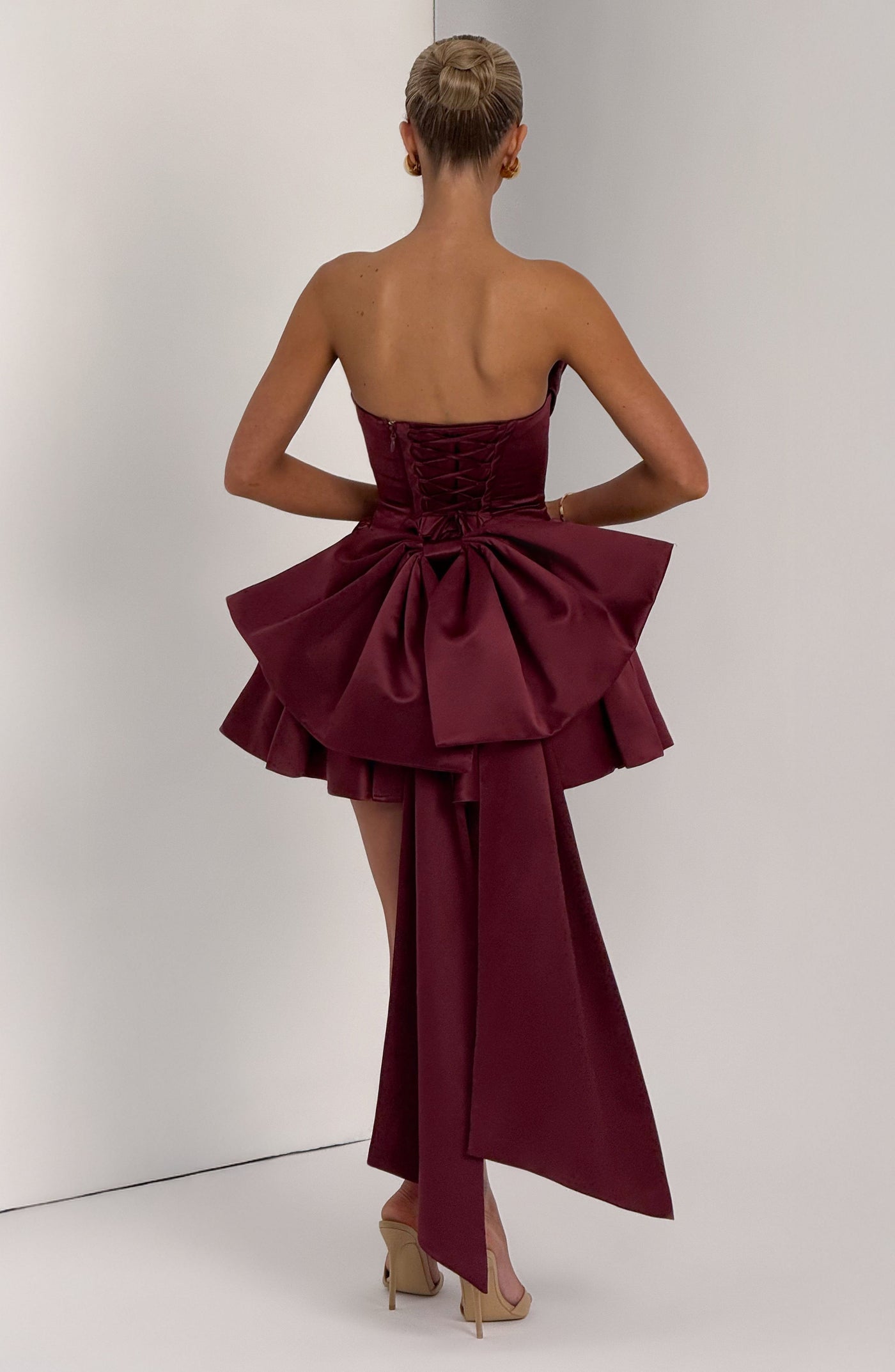 ATISSE TRINITY ICON – Korsett-Minikleid ohne Träger (Cherry Lacquer)