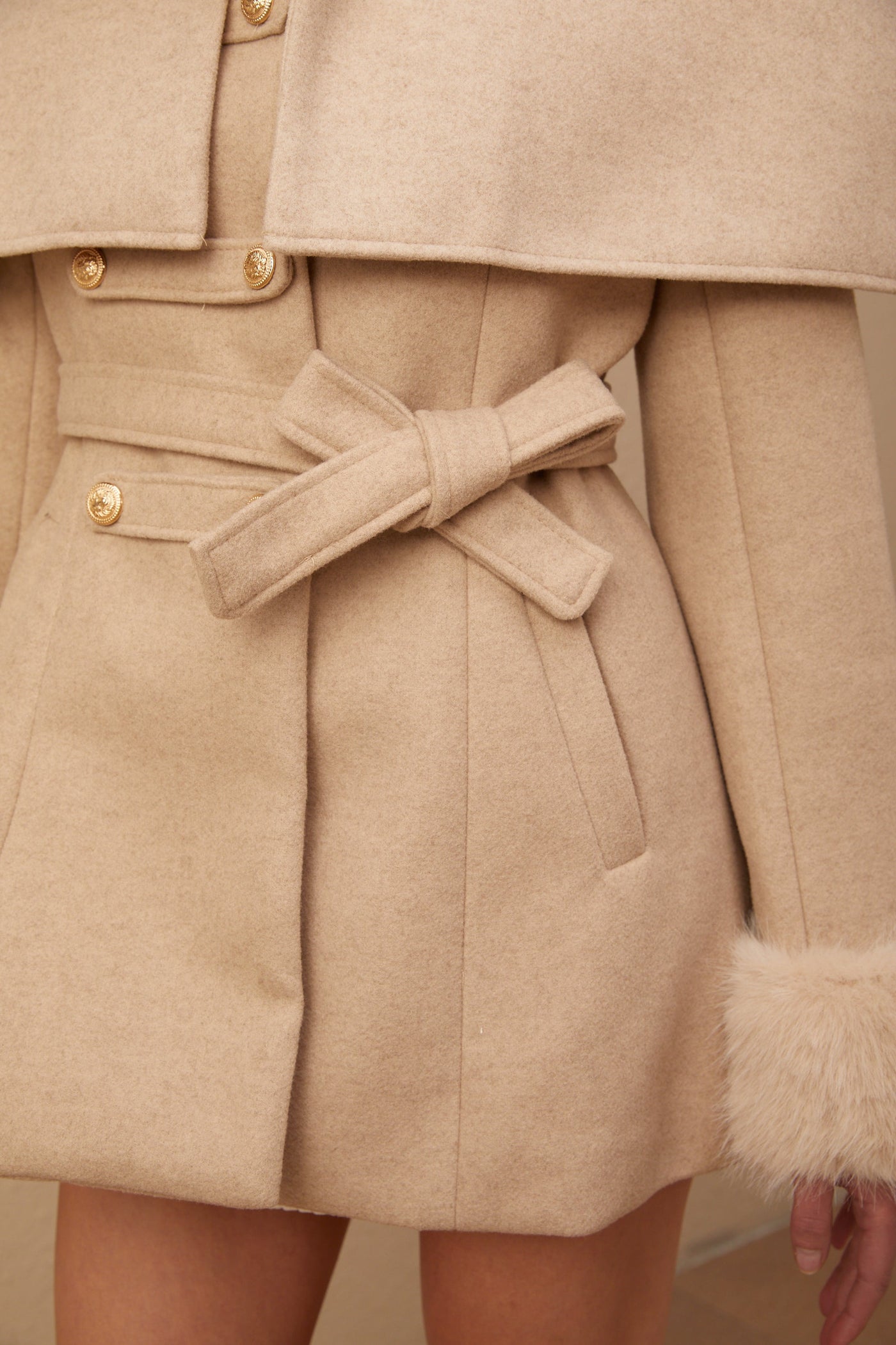ATISSE – Women's Faux Fur Cape Coat – Luxury Detachable Cape Winter Jacket in Beige