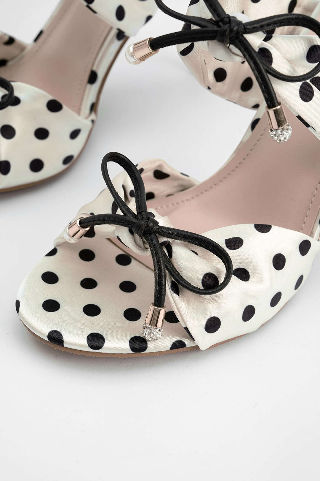 ATISSE POLKA BOW – Damen Polka Dot High Heel Sandalen – Stiletto Abend-Heels mit Schleife