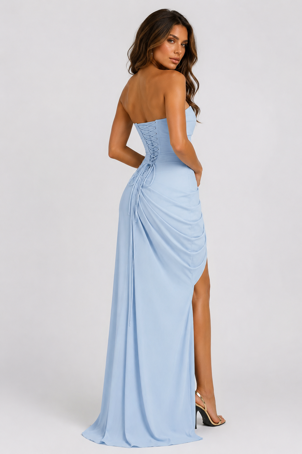 ATISSE SAFIYA – Damen trägerloses Maxikleid mit gerafftem Wickelausschnitt und hohem Schlitz – Himmelblau