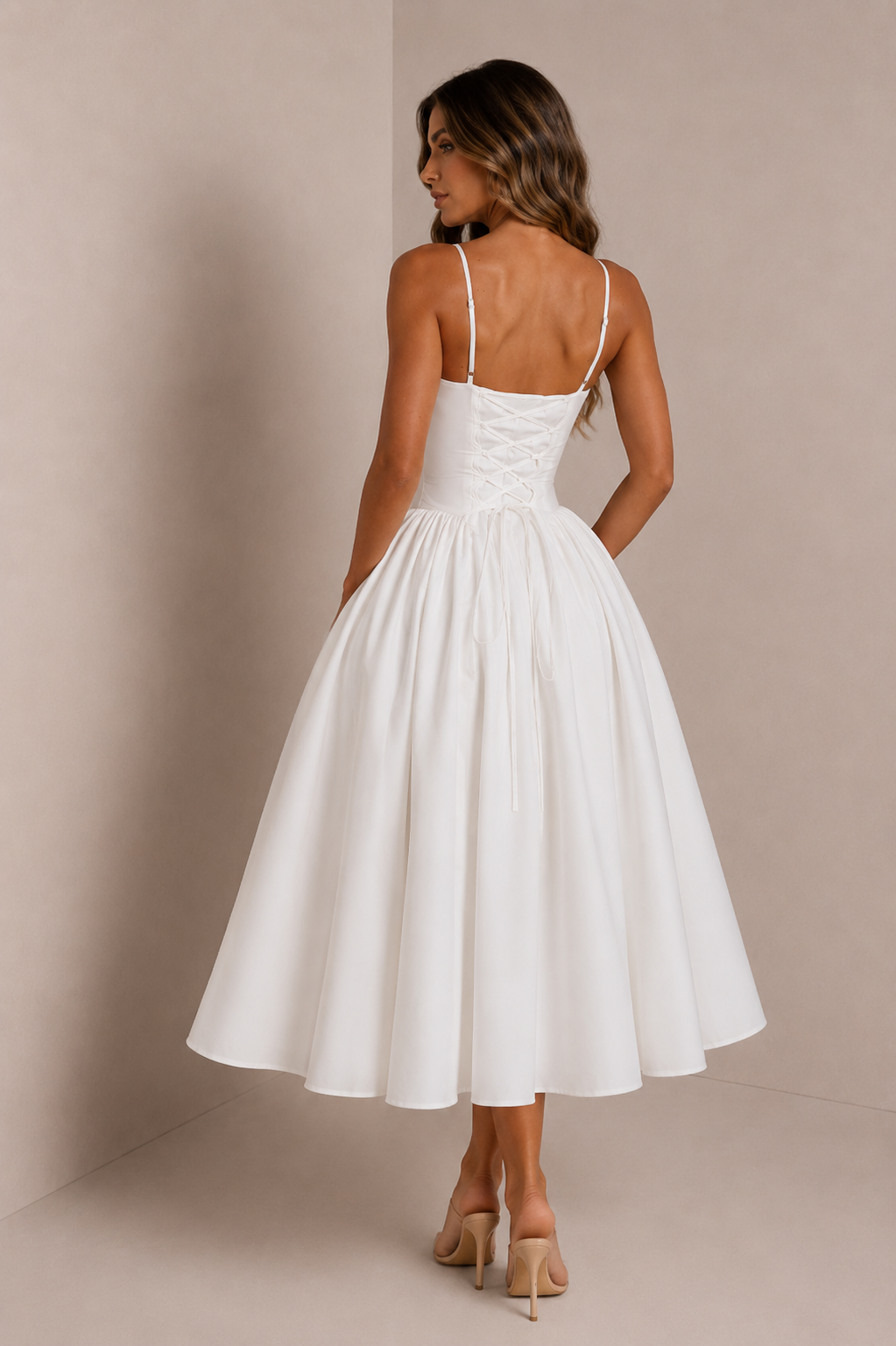ATISSE EMERSON – Vestido midi con escote corazón para mujer – Elegante vestido de ocasión en marfil