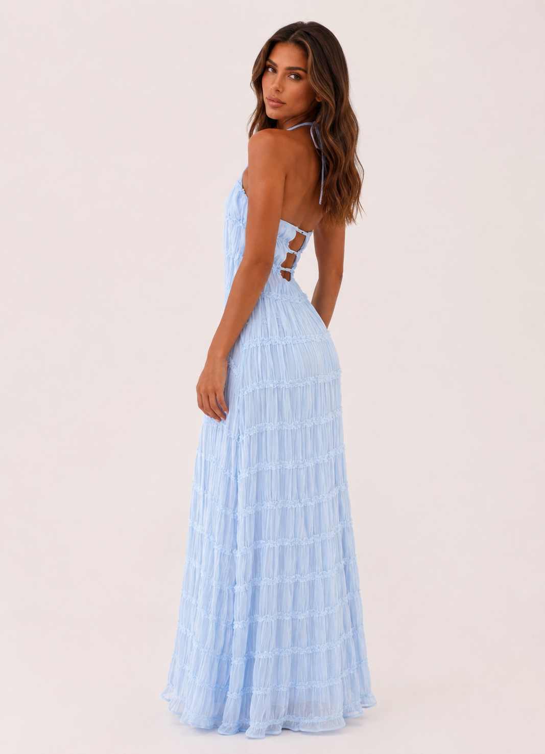 ATISSE AULLIE – Damen Maxikleid mit Neckholder – Puderblaues Spitzenabendkleid
