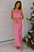 ATISSE GRETA – Drapiertes One-Shoulder Maxikleid für Damen – Rosa