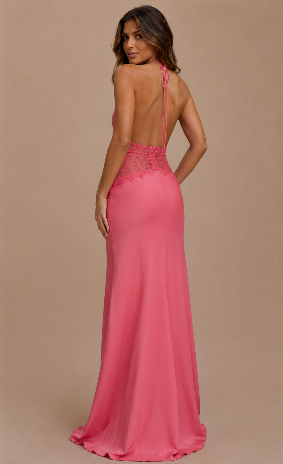 ATISSE DINAH – Damen Maxikleid aus Satin und Spitze mit Neckholder und offener Rückenpartie – Puderrosa