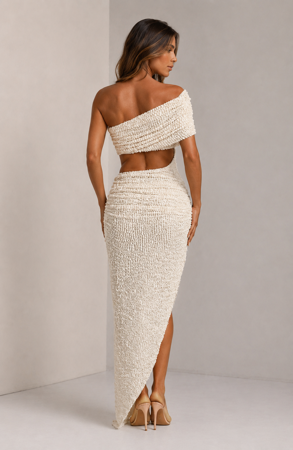 ATISSE LAVERNA ICON – Vestido midi Bardot asimétrico para mujer – Elegante vestido de ocasión en marfil