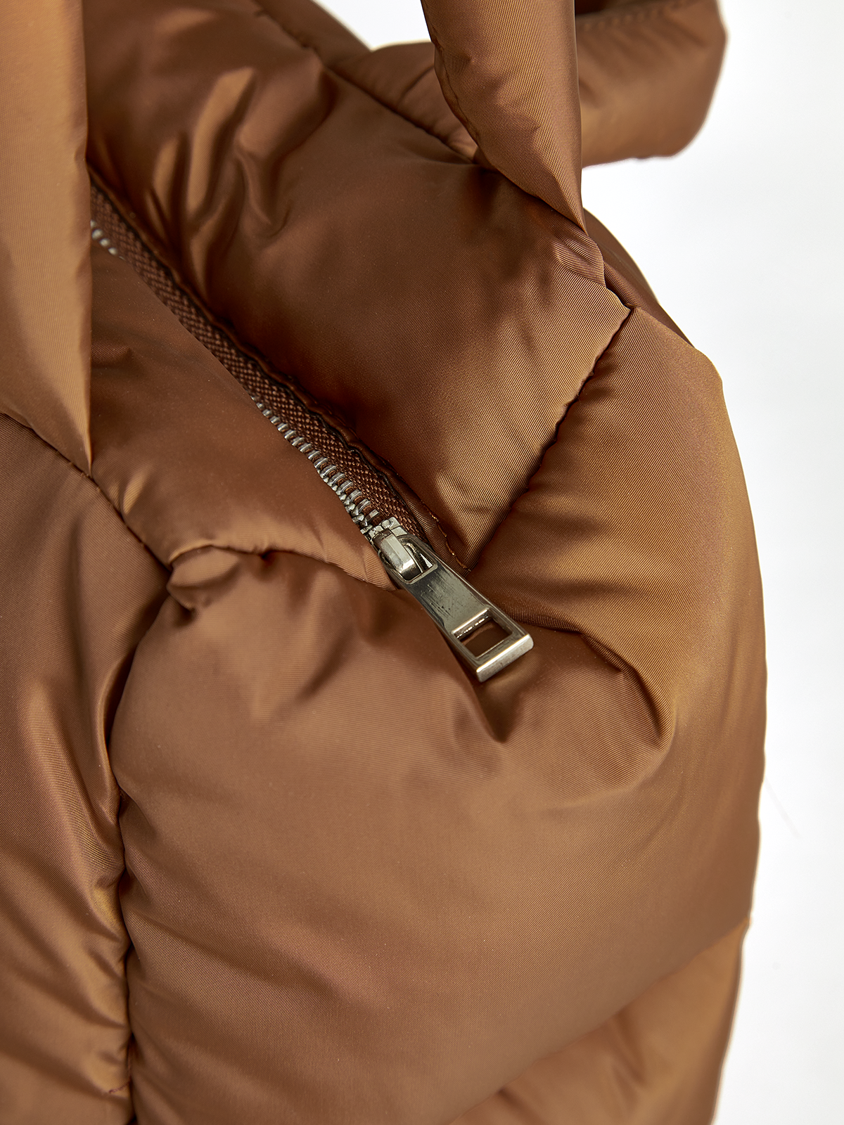 ATISSE CLOUD PUFFER TOTE – Puffer-Stepp-Tasche für Damen – Kakaobraun