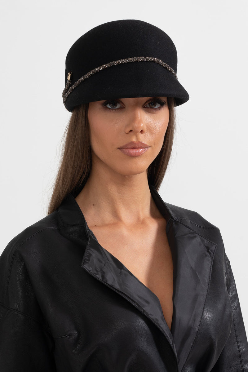 ATISSE – Women’s Black Short Brim Hat – Wrapped Chain Detail Winter Hat