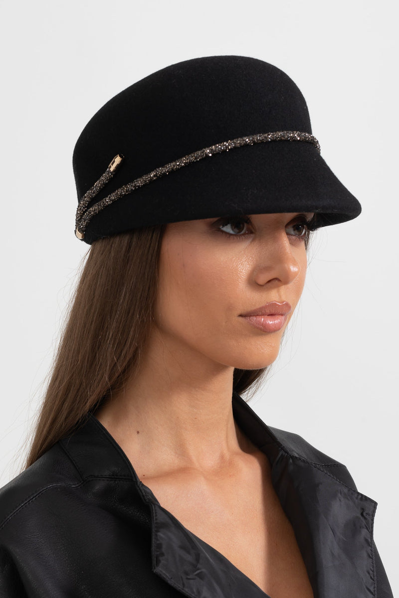 ATISSE – Women’s Black Short Brim Hat – Wrapped Chain Detail Winter Hat