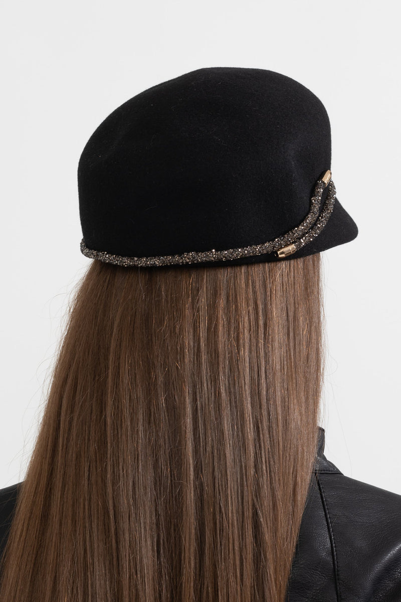 ATISSE – Women’s Black Short Brim Hat – Wrapped Chain Detail Winter Hat