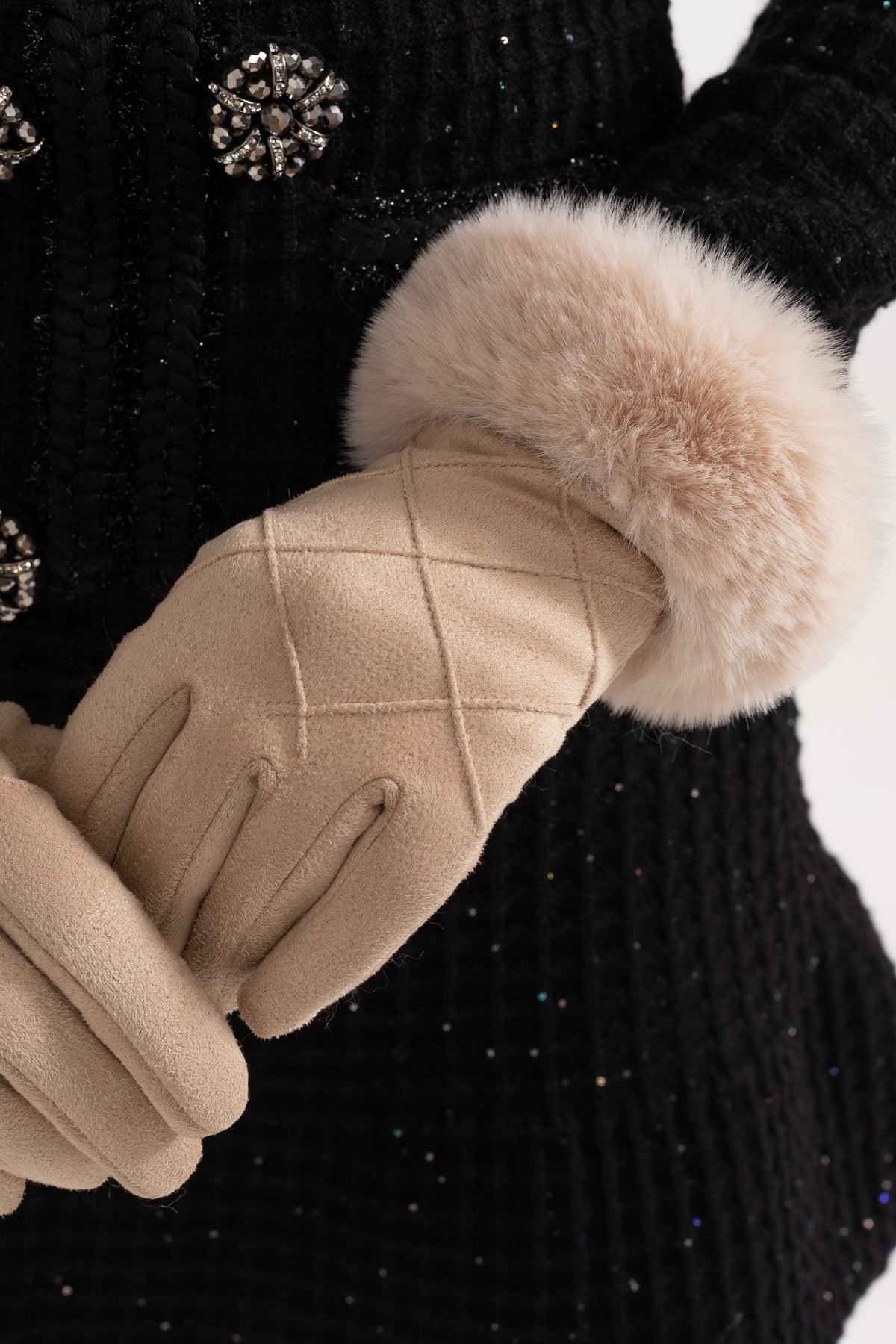 ATISSE – Women’s Beige Suede Gloves – Quilted Winter Gloves with Fur Cuffs
