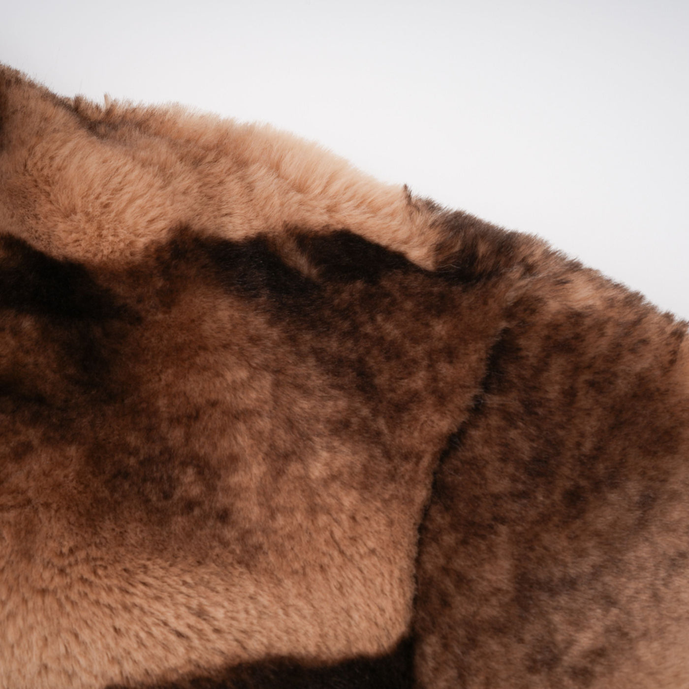 ATISSE ALINA – Women's Gradient Faux Fur Jacket – Brown Cropped Luxury Winter Coat