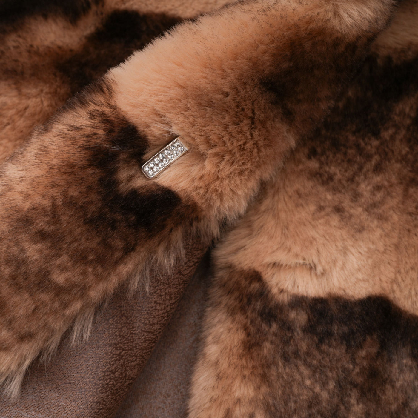 ATISSE ALINA – Women's Gradient Faux Fur Jacket – Brown Cropped Luxury Winter Coat