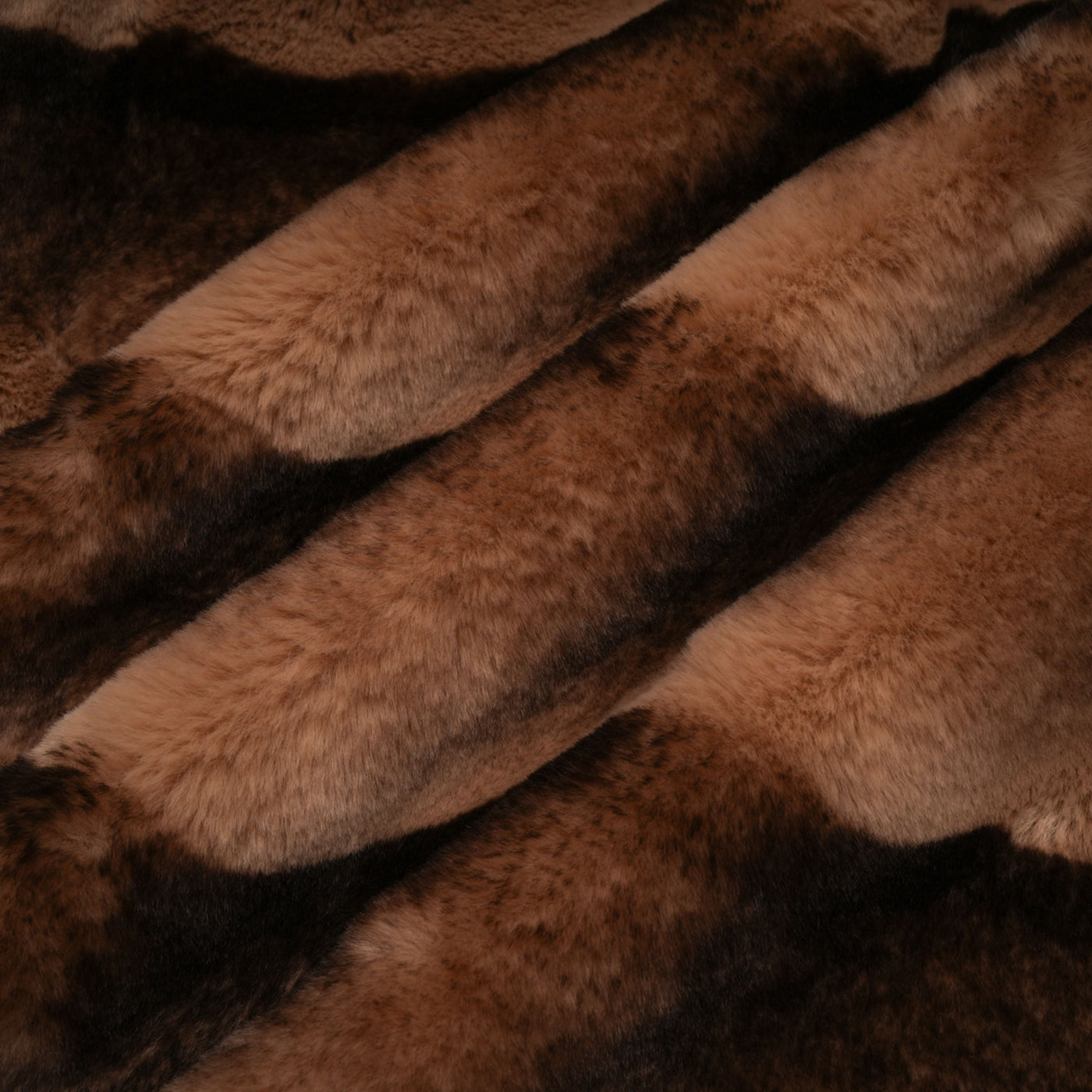 ATISSE ALINA – Women's Gradient Faux Fur Jacket – Brown Cropped Luxury Winter Coat