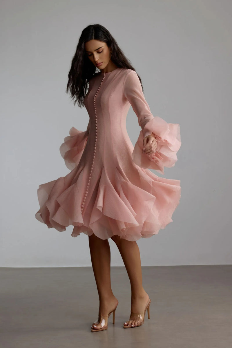 ATISSE CARTER – Damen Midi-Kleid mit Rüschen – Langärmliges Partykleid in Puderrosa