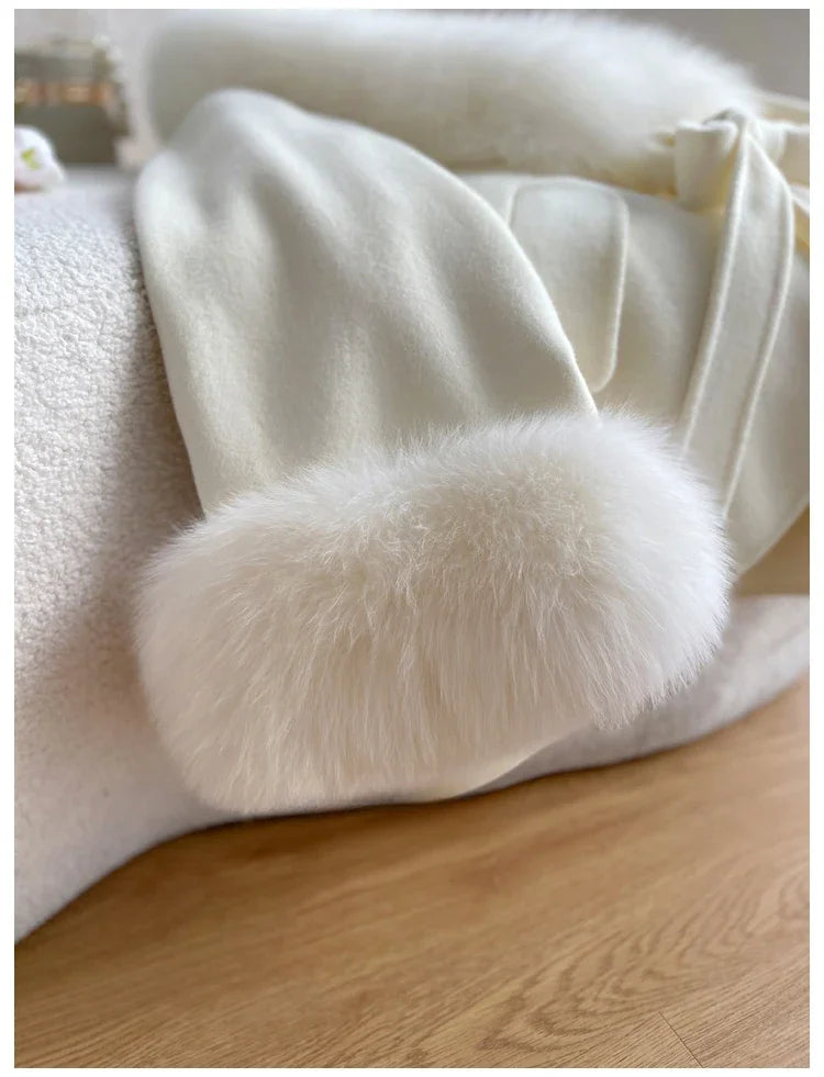 ATISSE KALA – Damen Webpelzmantel – Luxuriöse Winterjacke in Elfenbein / Beige