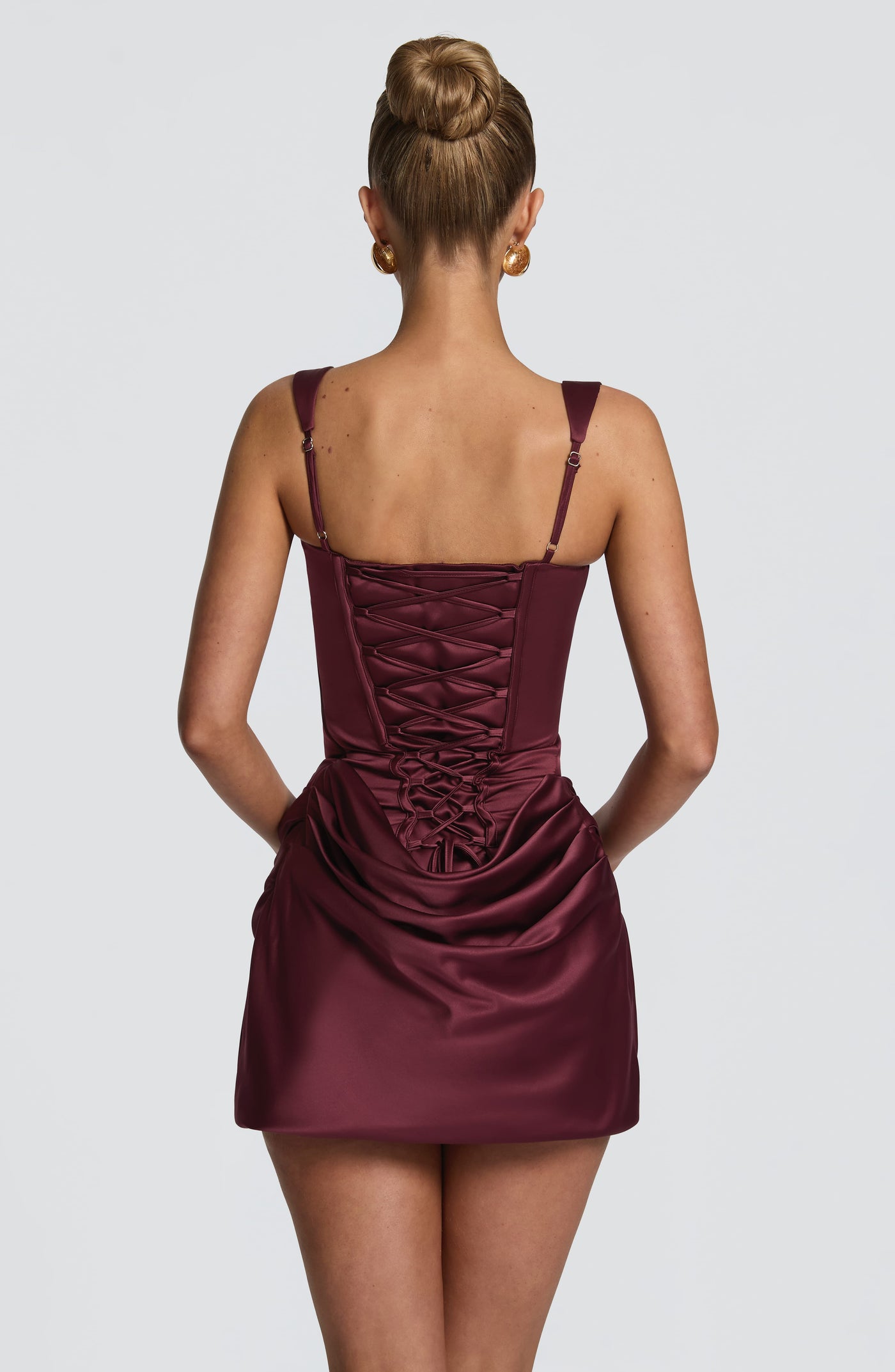 ATISSE IMOGEN ICON – Korsett-Minikleid aus Satin (Cherry Lacquer)