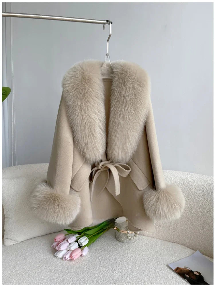 ATISSE KALA – Damen Webpelzmantel – Luxuriöse Winterjacke in Elfenbein / Beige
