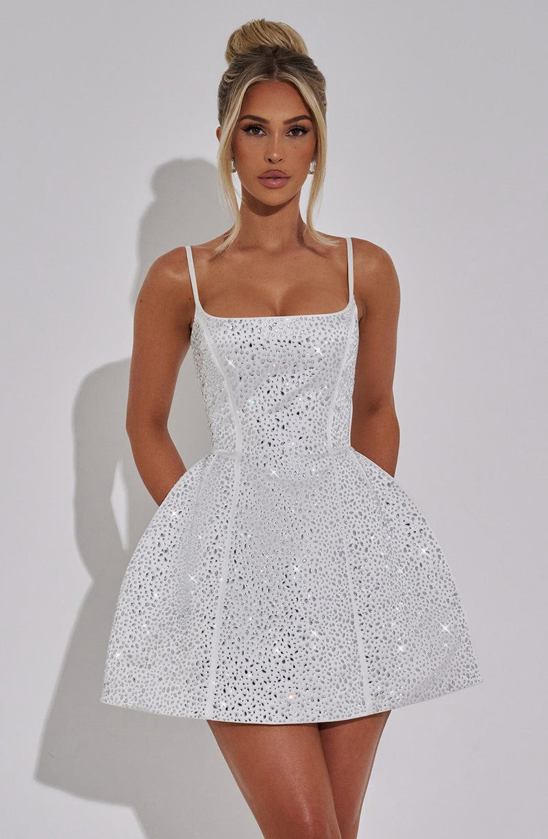 ATISSE ANGELIQUE ICON — Minivestido de satén con pedrería (Ivory)