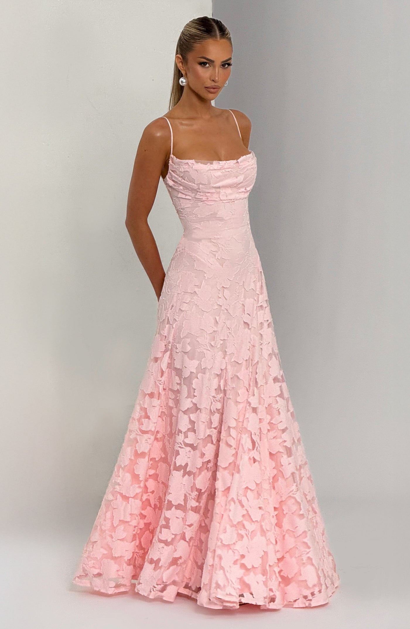 ATISSE FRANCIS ICON — Vestido maxi floral (Blush)