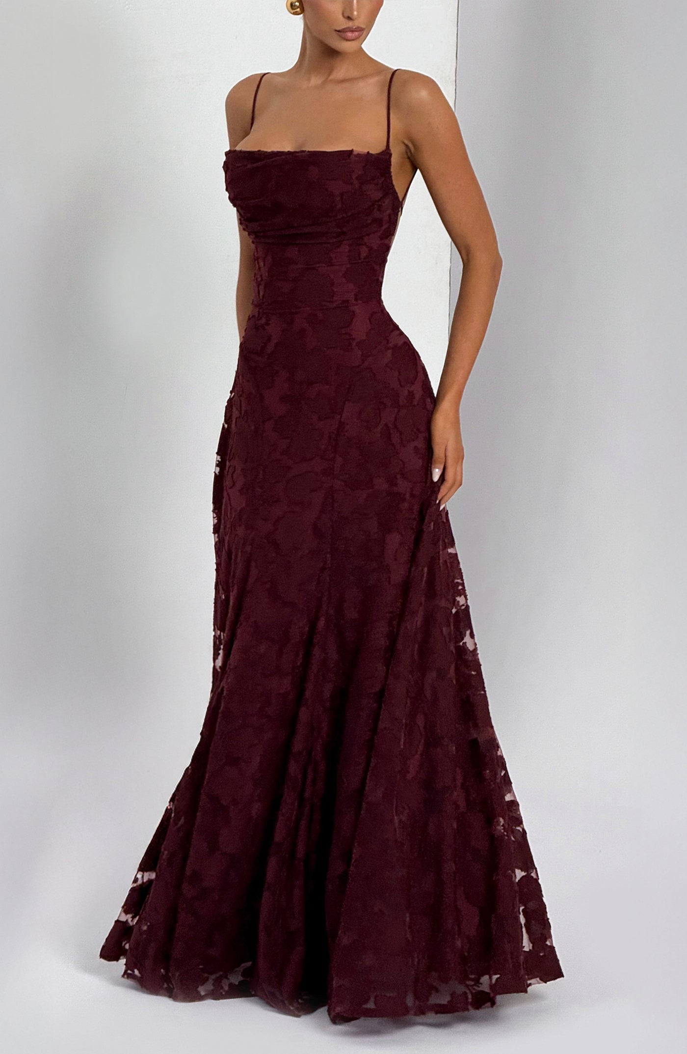 ATISSE FRANCIS ICON — Maxikleid mit Blumenmuster in Burgunderrot
