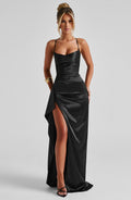 ATISSE HELEN — Drapiertes Maxi-Satin-Kleid (Schwarz)