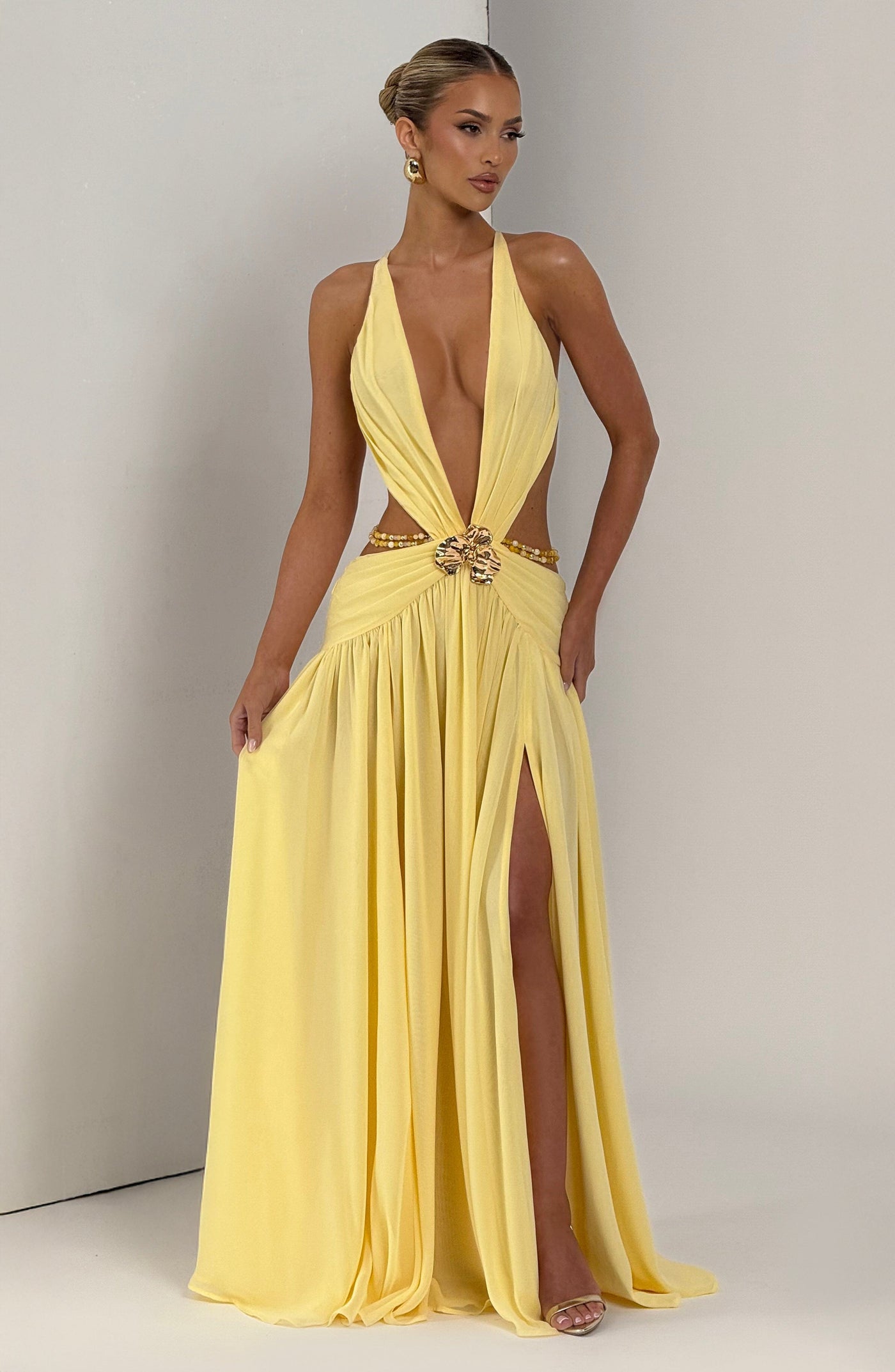 ATISSE LEMON ICON — Maxikleid mit Neckholder in Zitronengelb
