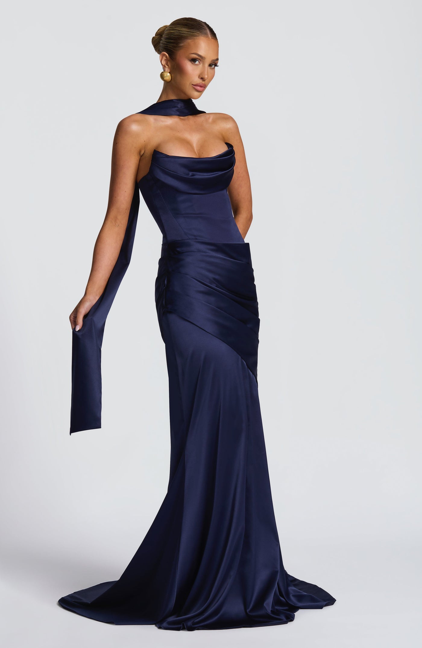 ATISSE KENSINGTON ICON — Korsett-Maxikleid mit Neckholder (Navy)