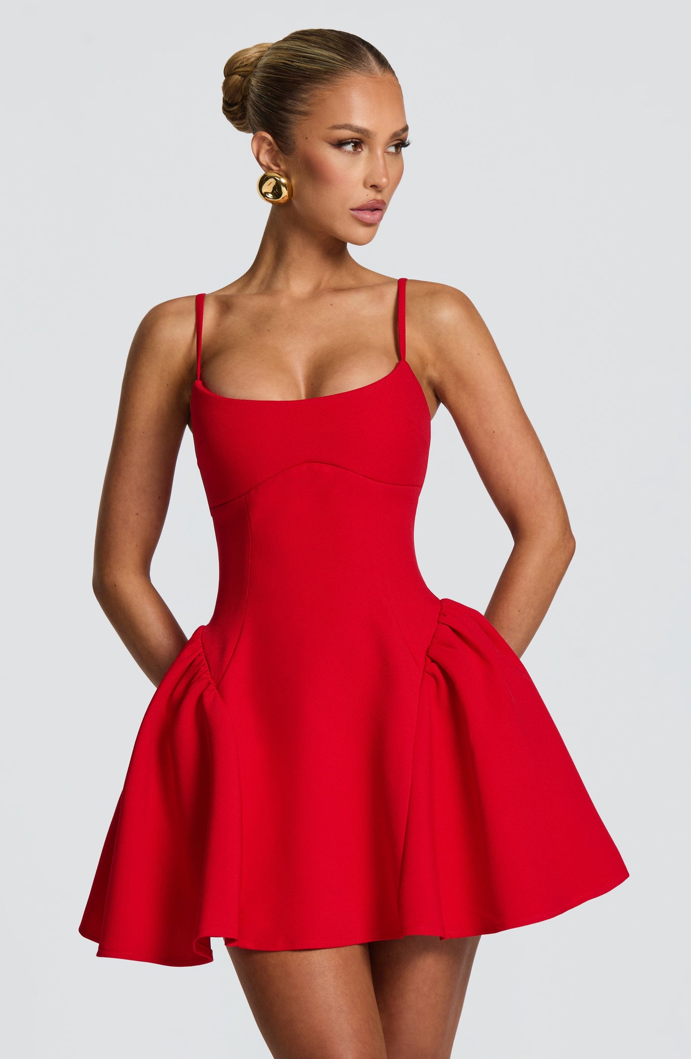 ATISSE KIAH ICON — Vestido mini estructurado (Rojo)