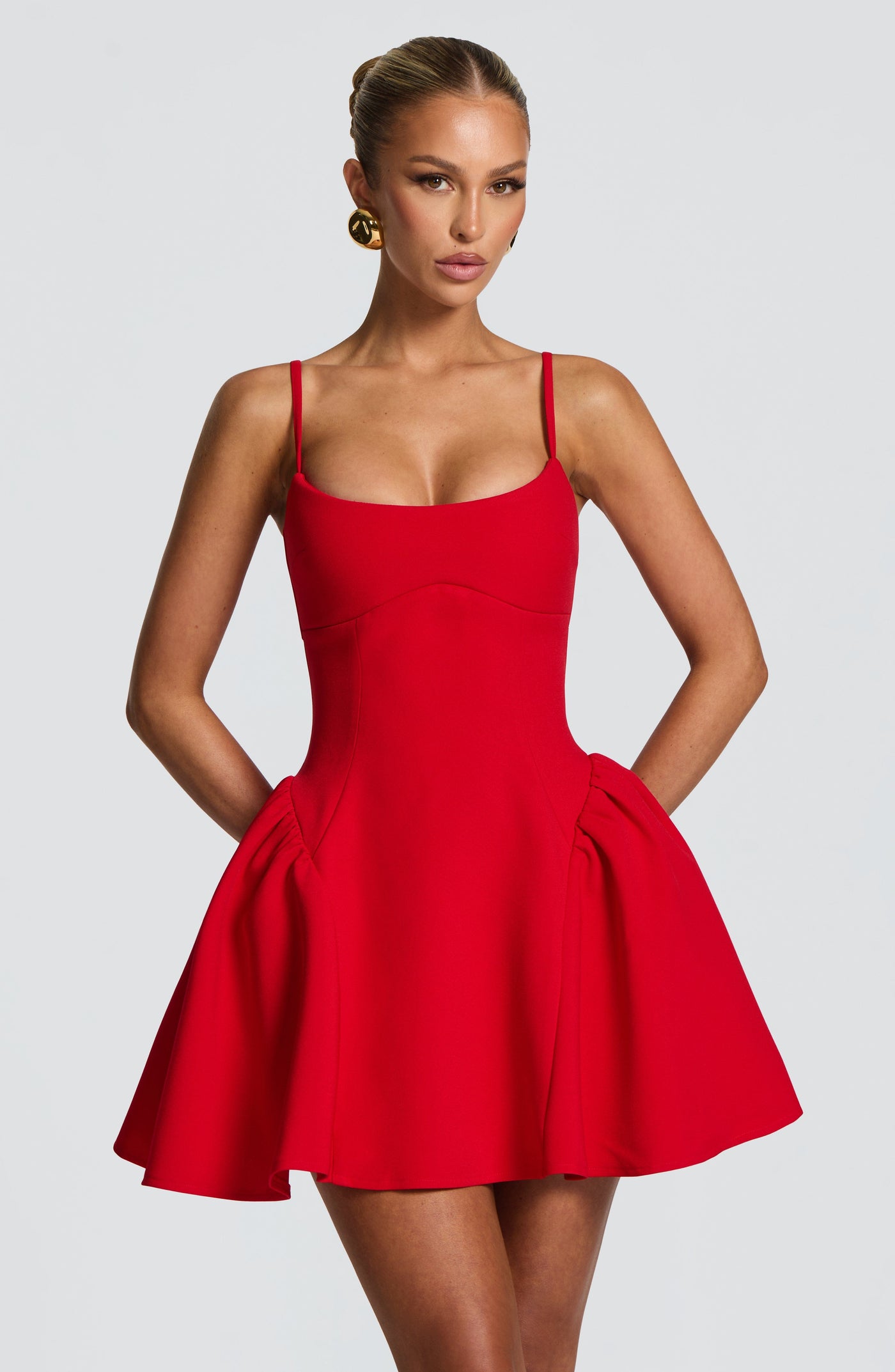 ATISSE KIAH ICON — Vestido mini estructurado (Rojo)