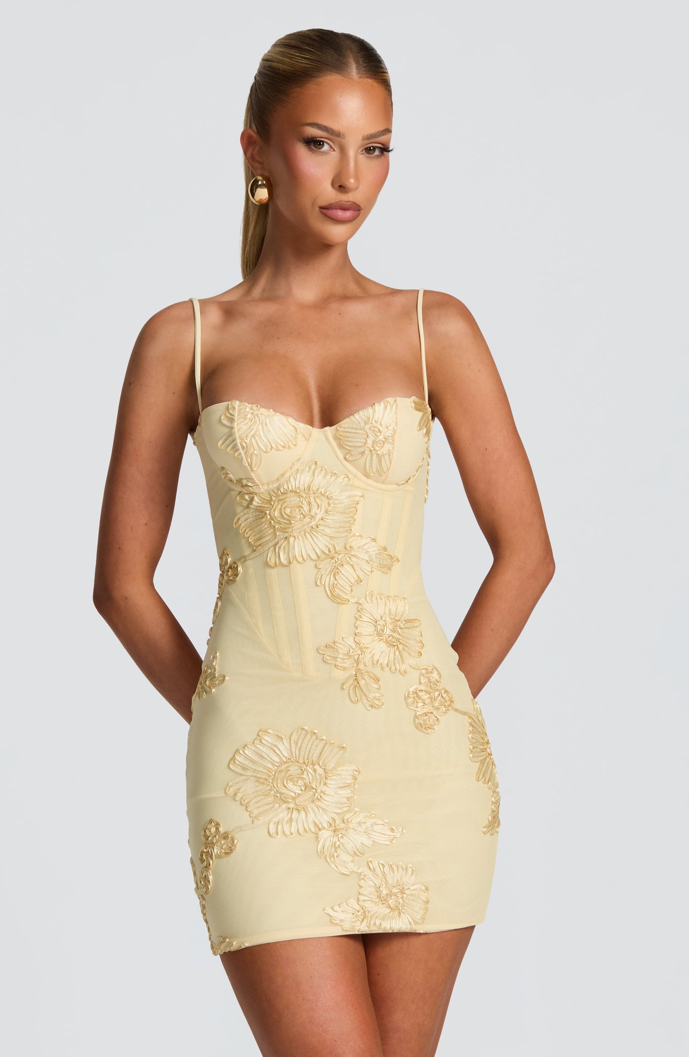ATISSE NEFERTITI ICON — Vestido mini ajustado floral (Lemon)