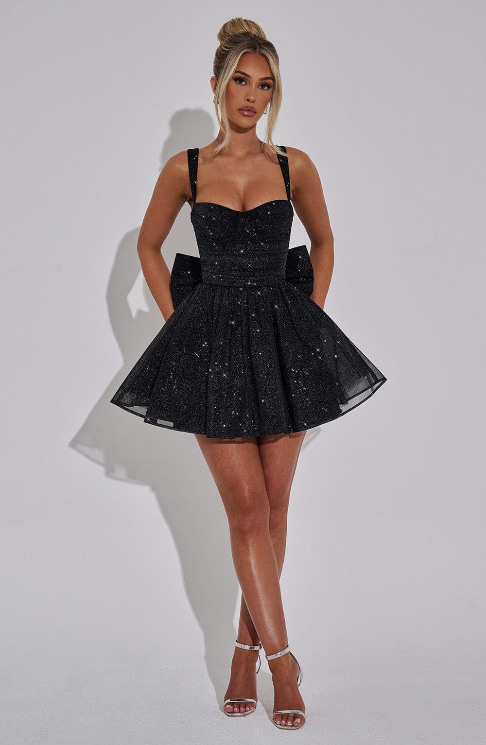 ATISSE NOIR SPARK — Schwarzes Minikleid mit Puffsaum