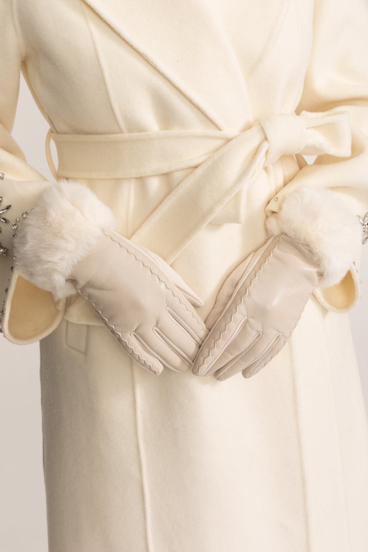 ATISSE – Women’s Beige Vegan Leather Gloves – Faux Fur Cuff Winter Gloves